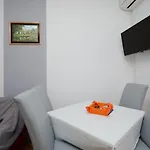 Mirjana B Apartamento Lopar