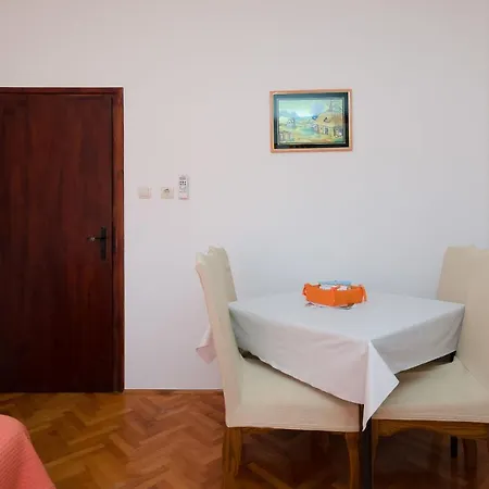 Mirjana B *