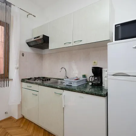 Apartment Mirjana B *